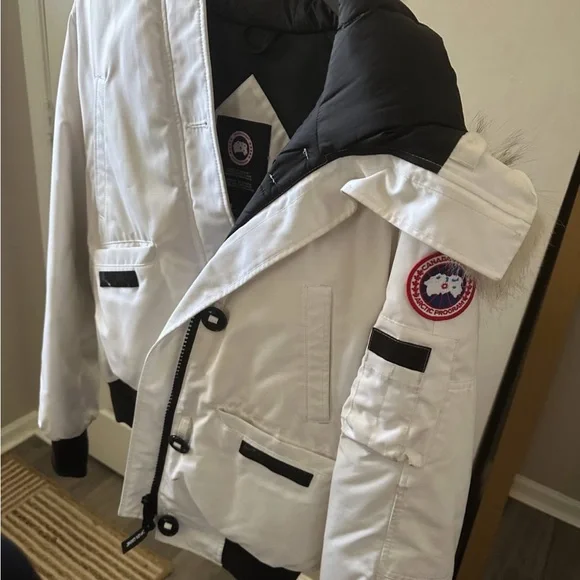Canada Goose Women's White Ski Jacket - Picture 5 of 8